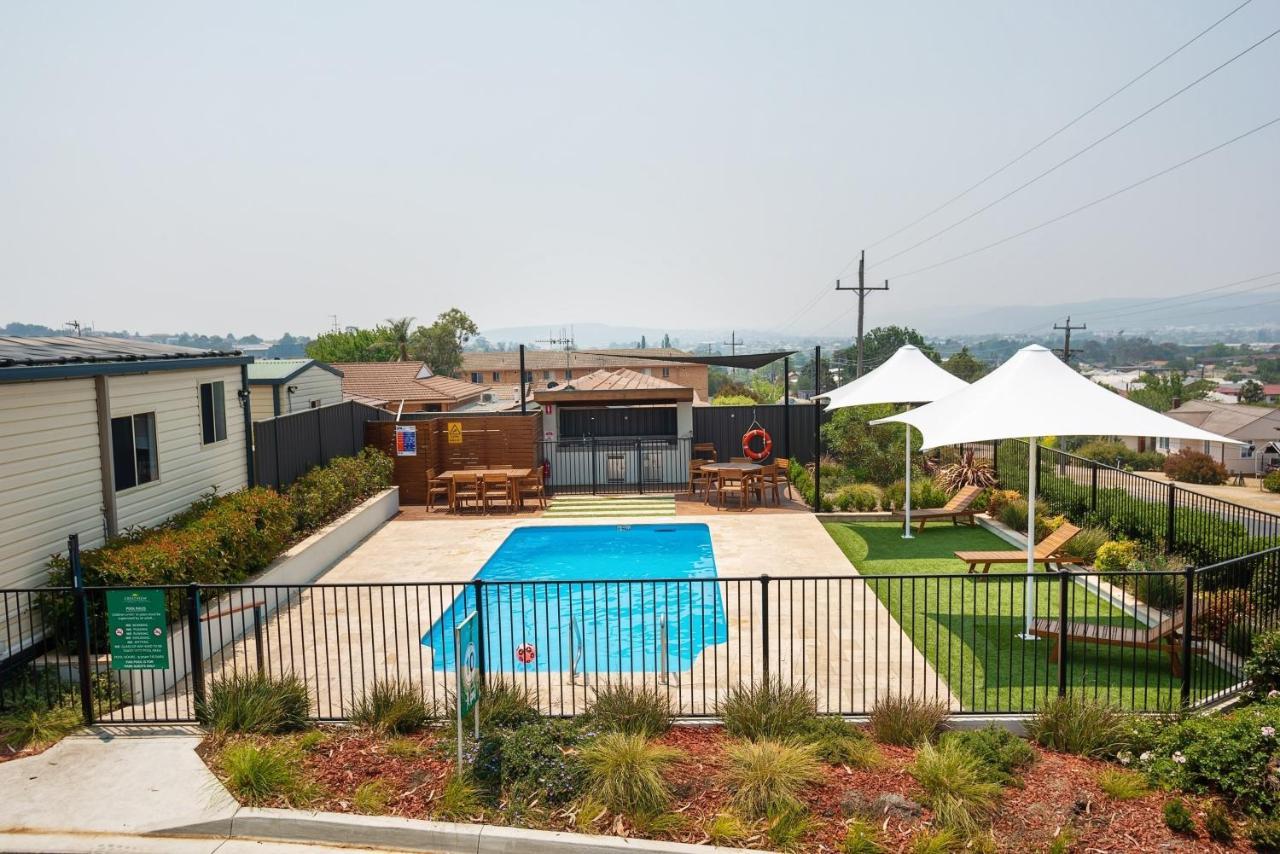 Crestview Tourist Park Hotel Queanbeyan Exterior photo
