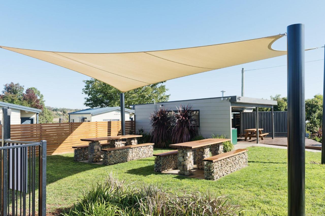 Crestview Tourist Park Hotel Queanbeyan Exterior photo