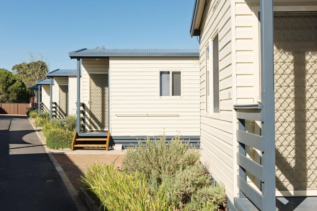 Crestview Tourist Park Hotel Queanbeyan Exterior photo